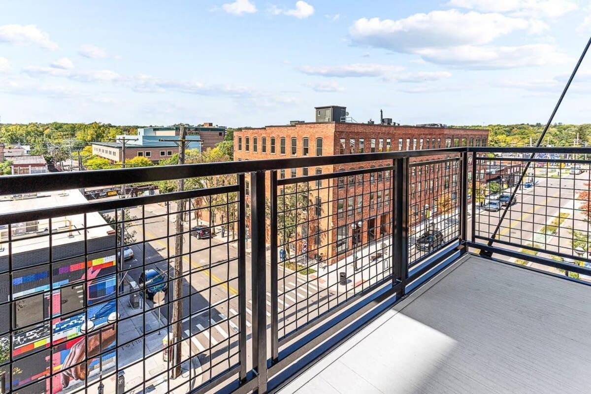 Downtown Ann Arbor 2 King Bed Balcony Apartment מראה חיצוני תמונה
