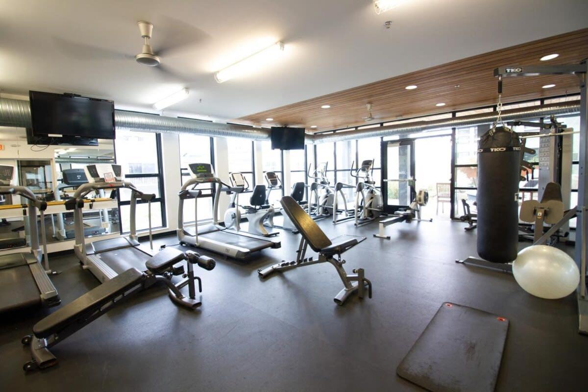 Downtown Ann Arbor 2 King Bed Balcony Apartment מראה חיצוני תמונה