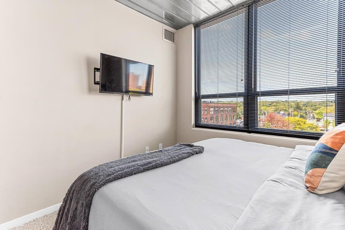 Downtown Ann Arbor 2 King Bed Balcony Apartment מראה חיצוני תמונה