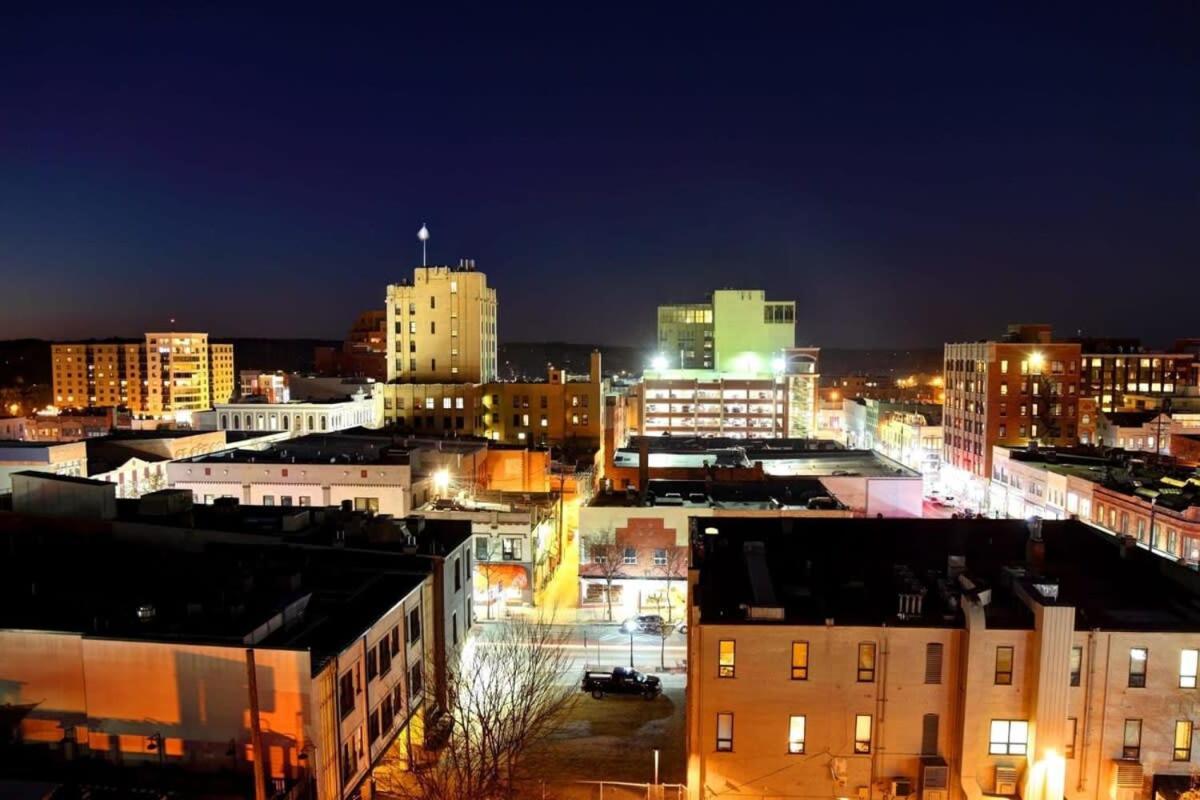 Downtown Ann Arbor 2 King Bed Balcony Apartment מראה חיצוני תמונה